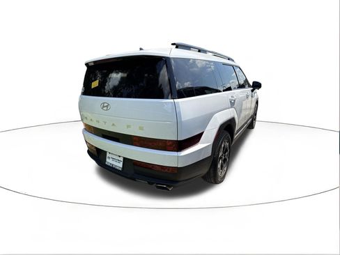 Used 2024 Hyundai Santa Fe SEL FWD image 2