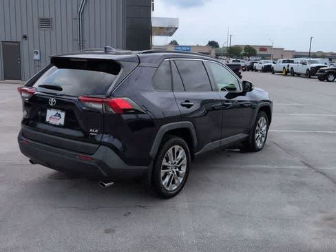 Used 2019 Toyota RAV4 XLE Premium w/ Cold Weather Package AWD/4WD image 8