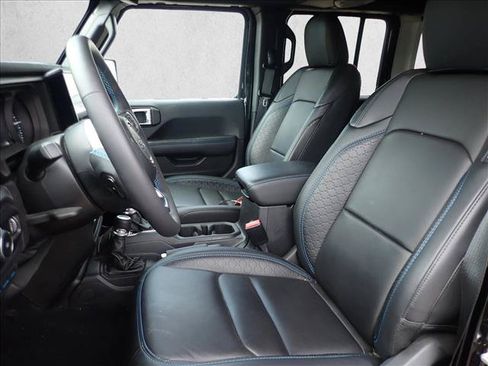 Used 2024 Jeep Wrangler High Altitude AWD/4WD image 7