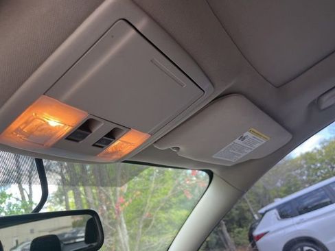 Used 2013 Ford Edge SEL image 20