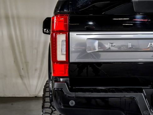 Used 2021 Ford F350 Platinum w/ Tremor Off-Road Package AWD/4WD image 43