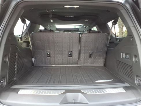 New 2026 Chevrolet Suburban Premier image 10