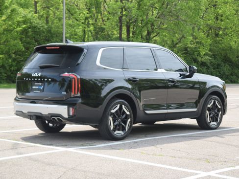 Used 2024 Kia Telluride EX w/ EX Captain's Chair Package AWD/4WD image 27