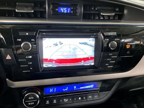 Used 2015 Toyota Corolla LE image 26