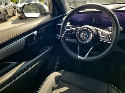 Used 2025 Buick Enclave Preferred FWD image 21