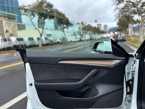 Used 2023 Tesla Model 3 Standard Range image 13