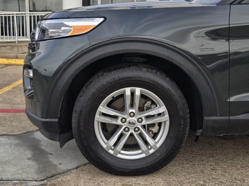 Certified 2024 Ford Explorer XLT w/ Equipment Group 202A image 5