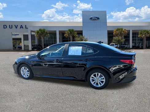 Used 2025 Toyota Camry LE image 7