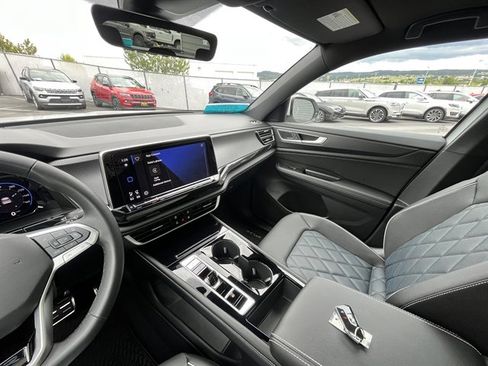 Used 2026 Volkswagen Atlas Cross Sport SEL Premium R-Line AWD/4WD image 27