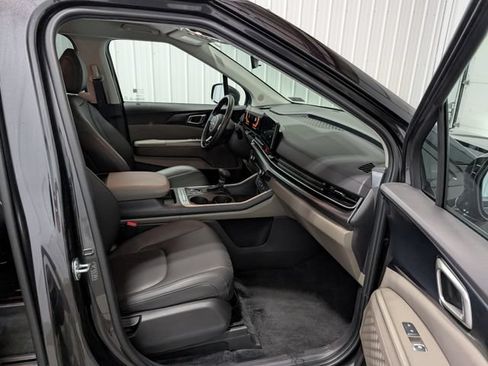 Used 2026 Kia Carnival FWD image 27