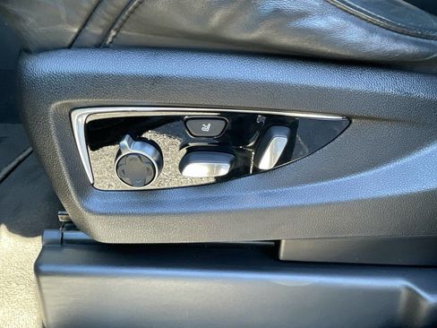 Used 2016 Cadillac Escalade Platinum image 19