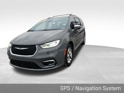 Used 2022 Chrysler Pacifica Limited image 9