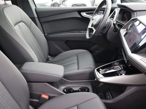 Used 2023 Audi Q4 e-tron Premium Plus w/ Premium Plus image 13