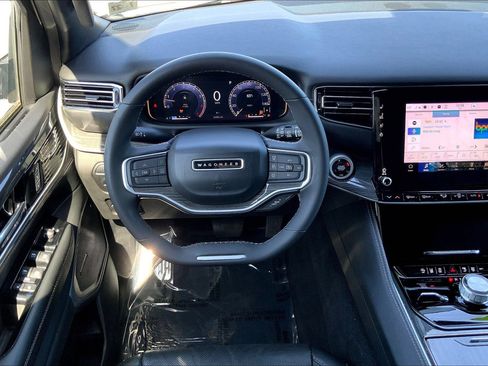 Used 2022 Jeep Wagoneer Series II image 5