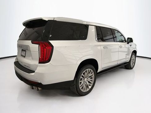 Used 2023 GMC Yukon XL Denali image 6