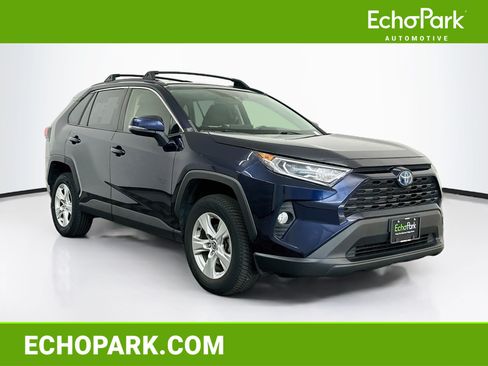 Used 2020 Toyota RAV4 XLE w/ Convenience Package AWD/4WD image 1