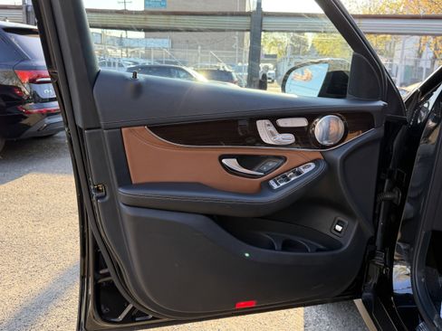Used 2019 Mercedes-Benz GLC 43 AMG 4MATIC w/ Parking Assistance Package image 26
