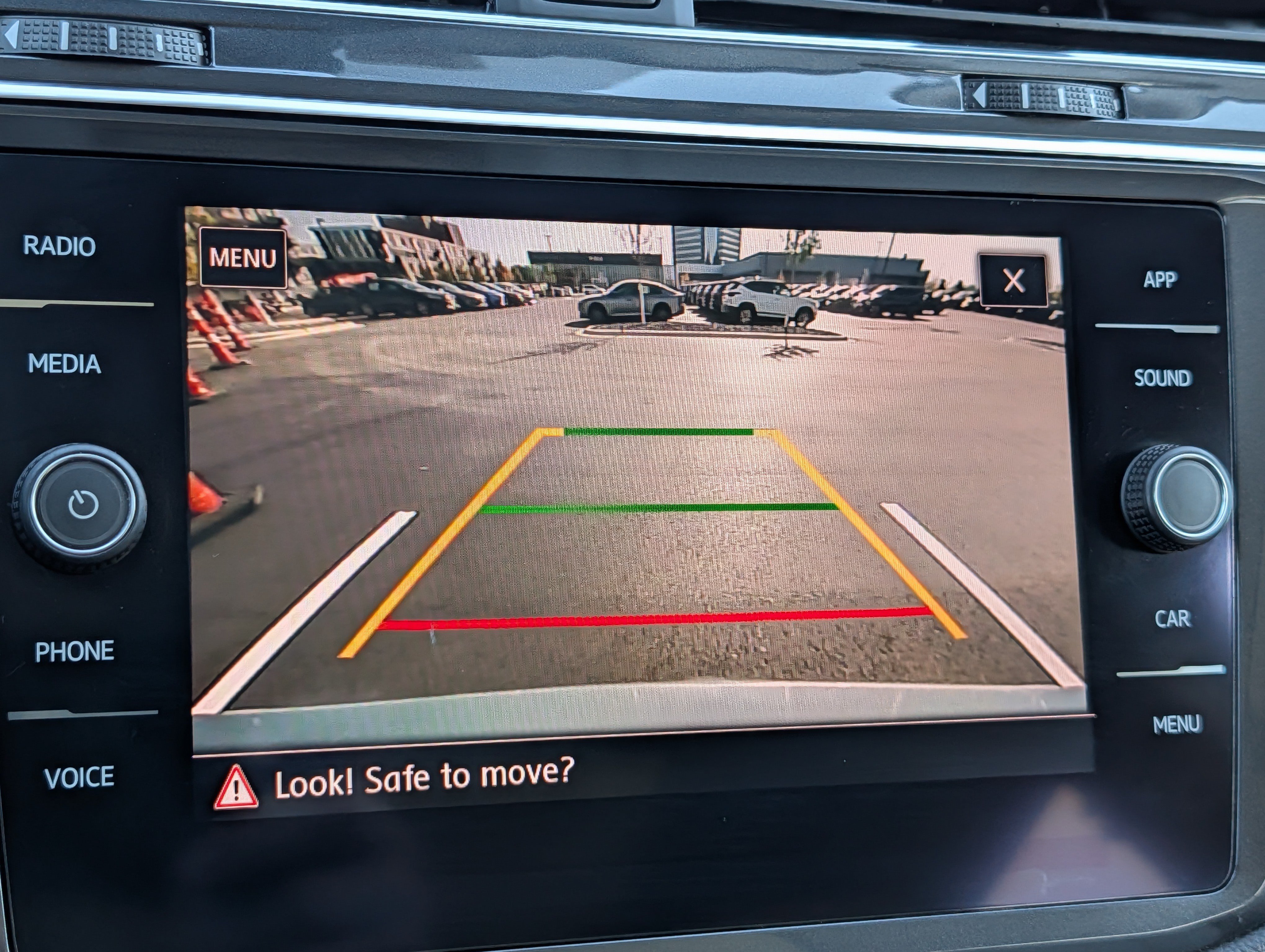 Used 2020 Volkswagen Tiguan SE w/ Panoramic Sunroof Package AWD/4WD image 27