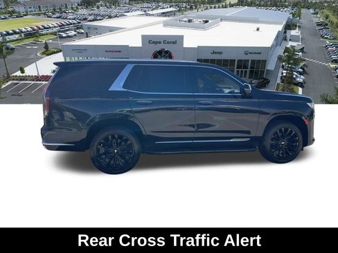 Used 2022 Cadillac Escalade Premium Luxury RWD image 17