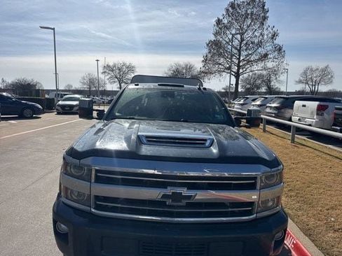 Used 2018 Chevrolet Silverado 3500 High Country w/ Duramax Plus Package image 3