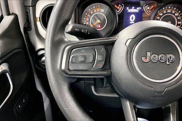 Used 2025 Jeep Gladiator Sport AWD/4WD image 12