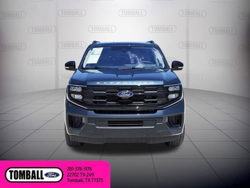 Used 2025 Ford Expedition Max Active RWD image 2