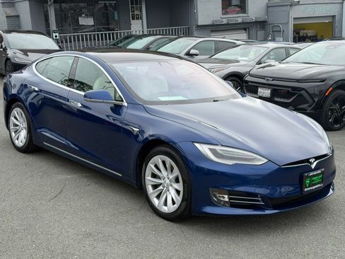 Used 2020 Tesla Model S Long Range Plus image 3