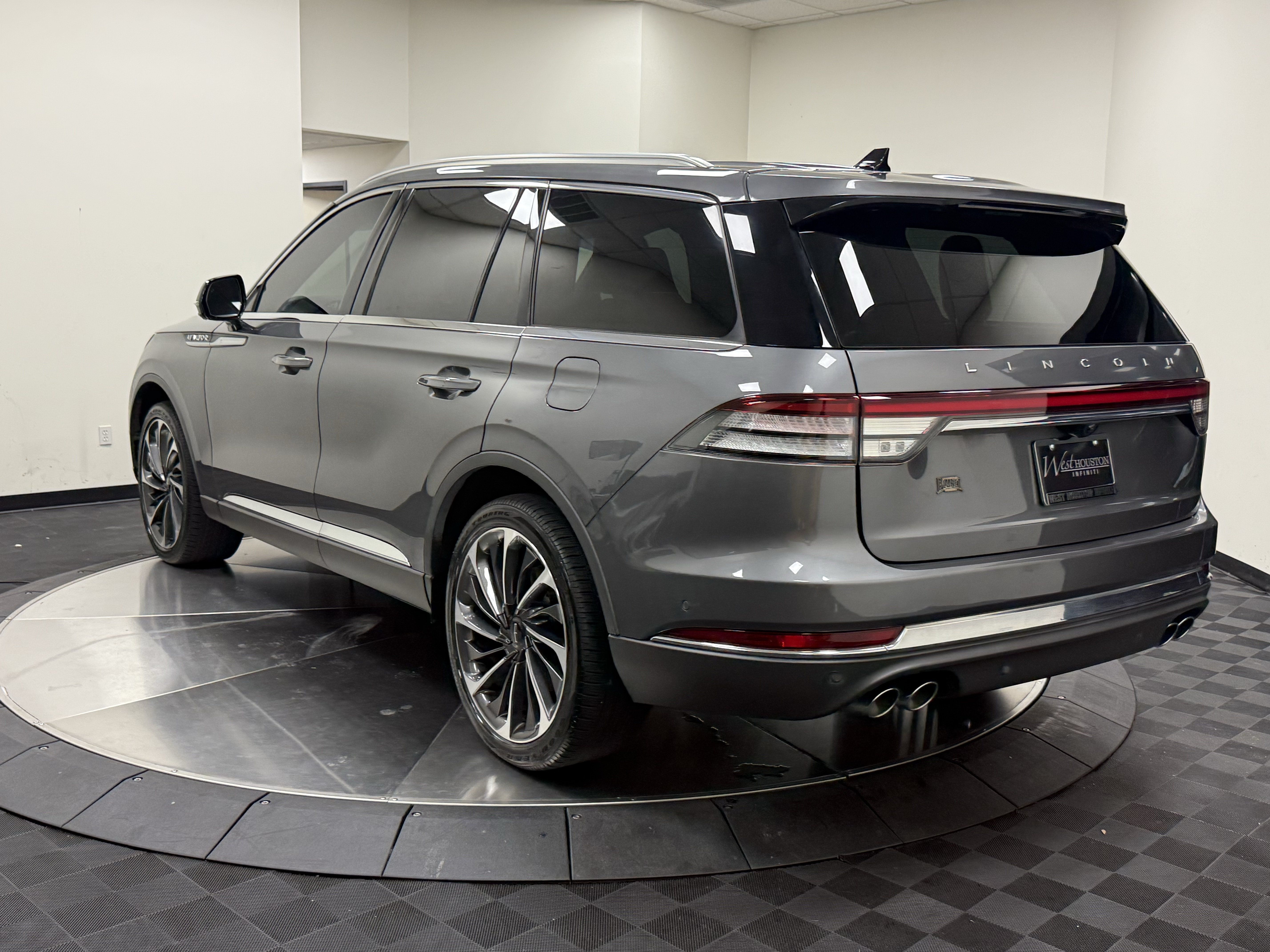 Used 2023 Lincoln Aviator Reserve w/ Equipment Group 201A AWD/4WD image 5