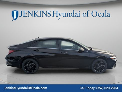 New 2026 Hyundai Elantra SEL Sport Premium FWD image 2