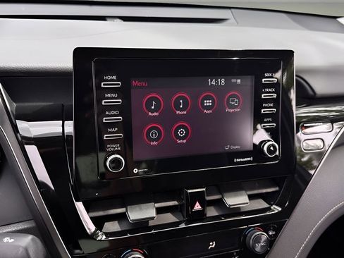 Used 2024 Toyota Camry SE FWD image 12