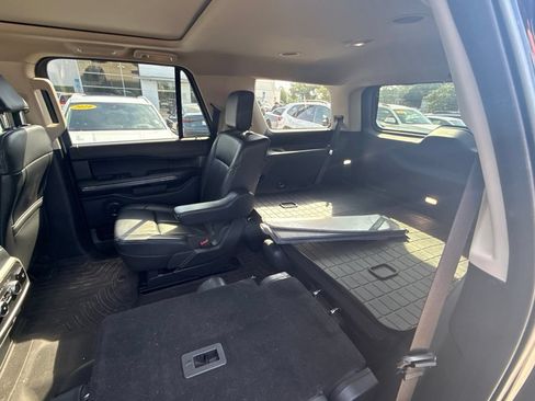 Used 2023 Ford Expedition XLT RWD image 29