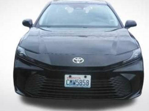 Used 2025 Toyota Camry LE FWD image 4