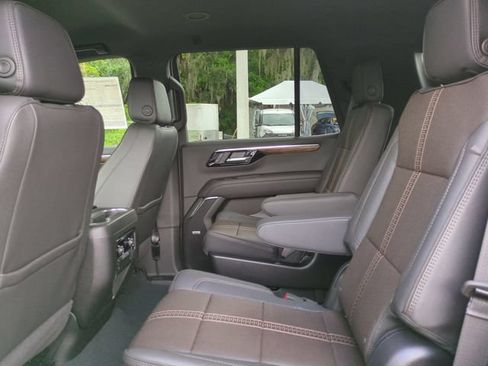 Used 2025 Chevrolet Tahoe High Country RWD image 14