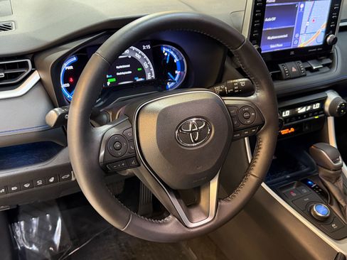 Used 2022 Toyota RAV4 XSE AWD/4WD image 15