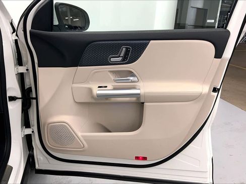 New 2026 Mercedes-Benz GLA 250 image 11