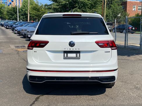 Certified 2024 Volkswagen Tiguan SE R-Line AWD/4WD image 3