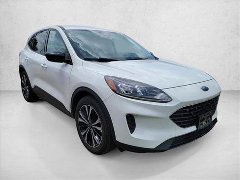 Used 2022 Ford Escape SE w/ SE Sport Appearance Package FWD image 3