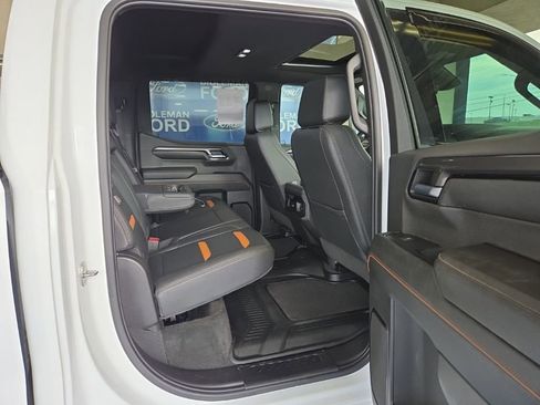 Used 2023 GMC Sierra 1500 AT4 w/ Technology Package AWD/4WD image 35