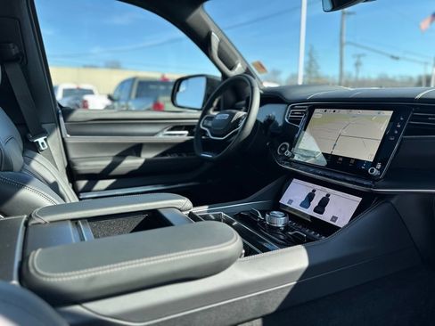 New 2026 Jeep Grand Wagoneer Summit AWD/4WD image 28