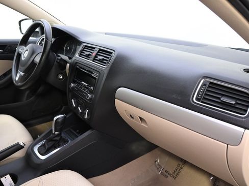 Used 2013 Volkswagen Jetta SE image 13