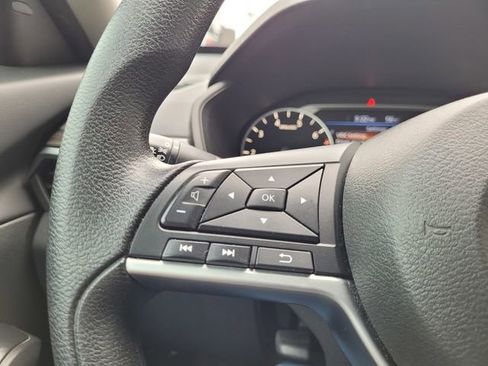 Used 2024 Nissan Altima 2.5 SV image 13