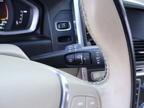 Used 2015 Volvo XC60 T5 Premier w/ Proximity Package image 31