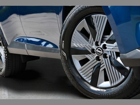 Used 2025 Nissan Murano SL AWD/4WD image 11