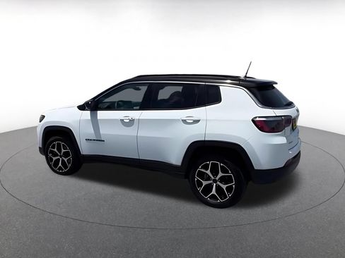 Used 2025 Jeep Compass Limited AWD/4WD image 16