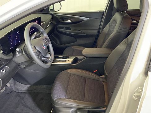 Used 2024 Buick Envista Preferred w/ Advanced Safety Package FWD image 22