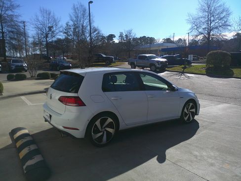 Used 2020 Volkswagen GTI Autobahn image 12