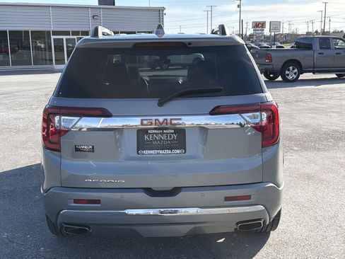 Used 2023 GMC Acadia Denali w/ Denali Technology Package FWD image 4