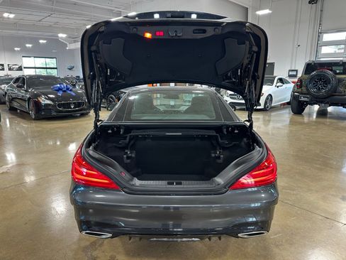 Used 2020 Mercedes-Benz SL 550 image 43