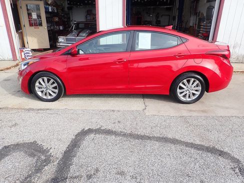 Used 2016 Hyundai Elantra SE w/ Option Group 02 image 15