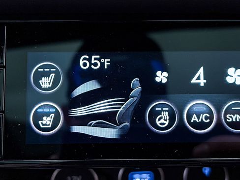 Used 2025 Genesis G70 3.3T Advanced w/ Sport Prestige Package image 28